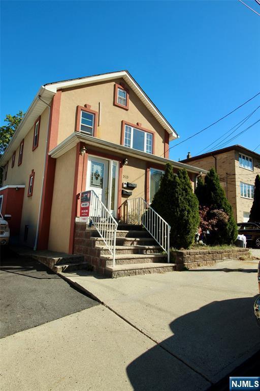 Building Photo - 513 Fairview Terrace