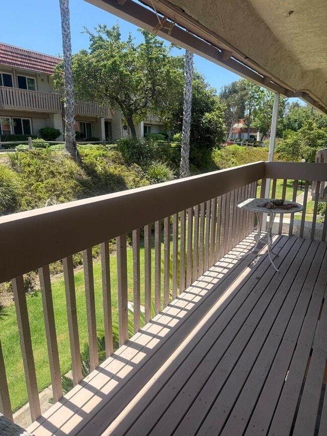 Building Photo - NEW! 3BD/2.5BA Townhome Available in Carls...
