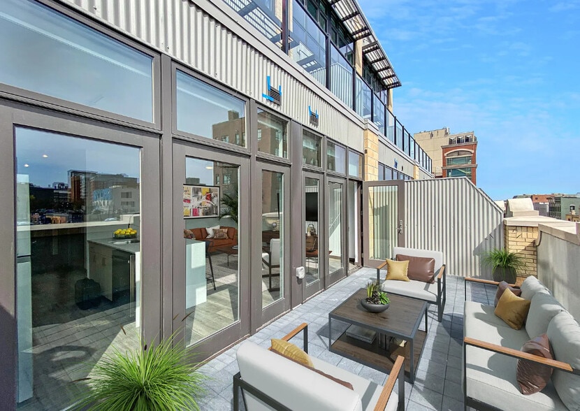 Building Photo - Exhibit A2 Furnished Luxury Apartments