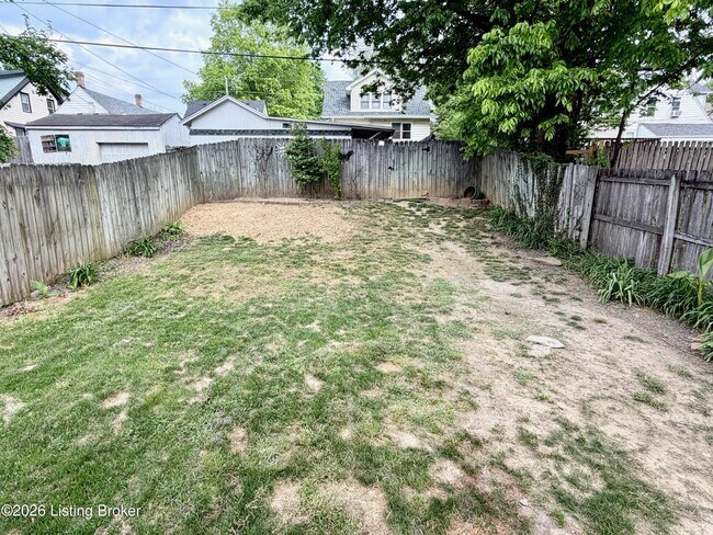 Building Photo - 1915 Culbertson Ave