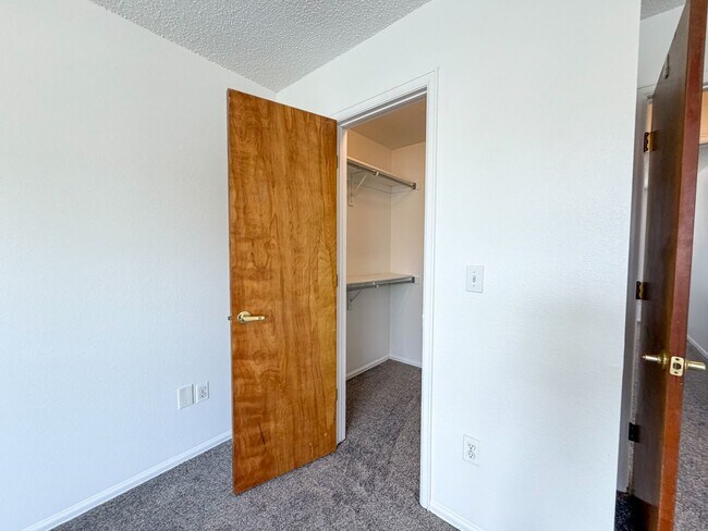 Building Photo - Single-Family Home in Littleton!