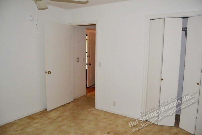 Building Photo - 6 Vilaseca Ln