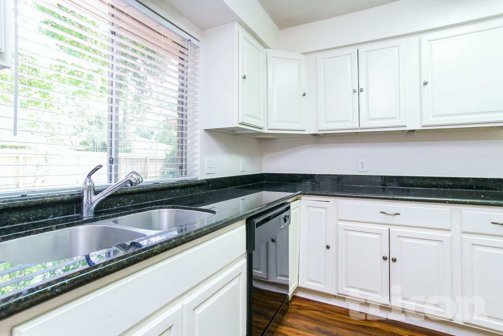 Building Photo - 4926 Algernon Dr