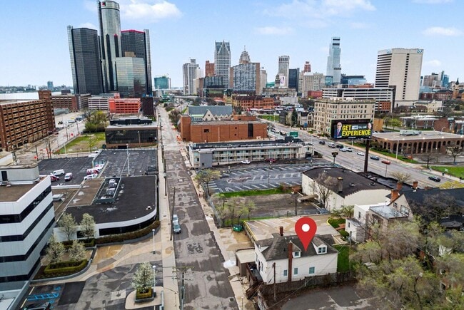 Building Photo - 1391 Woodbridge St