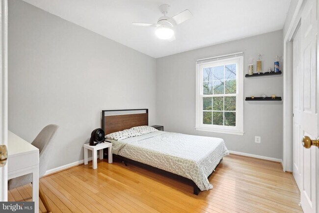 Building Photo - 3968 Clares Ct