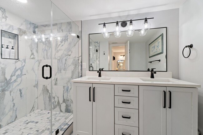 Building Photo - 4161 S US Hwy 1