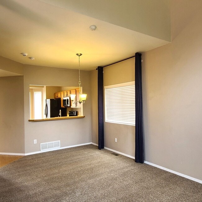 Building Photo - Beautiful home in Briargate Fairfax - D20 - ready to move in NOW!