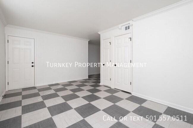 Building Photo - 623 Sherman St