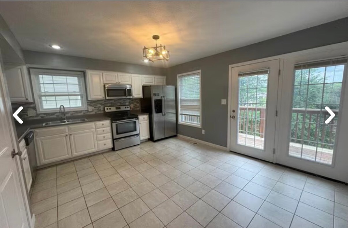 Building Photo - 2554 S Flat Rock Rd