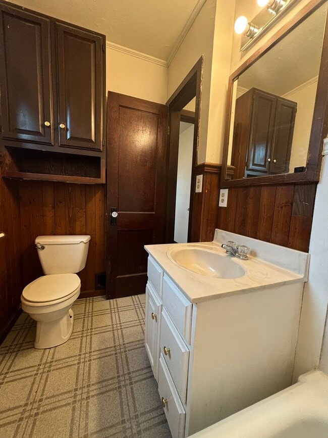 Building Photo - Charming 2 Bedroom 1 Bath Single Family Ho...