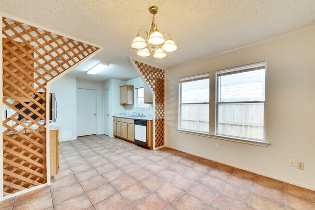 Building Photo - 1625 Sylvia Ct
