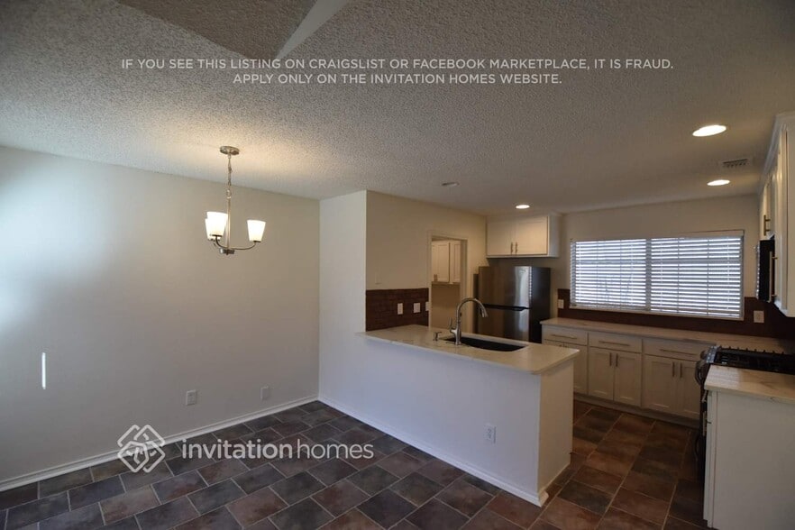 Building Photo - 2217 Merrimac Ln