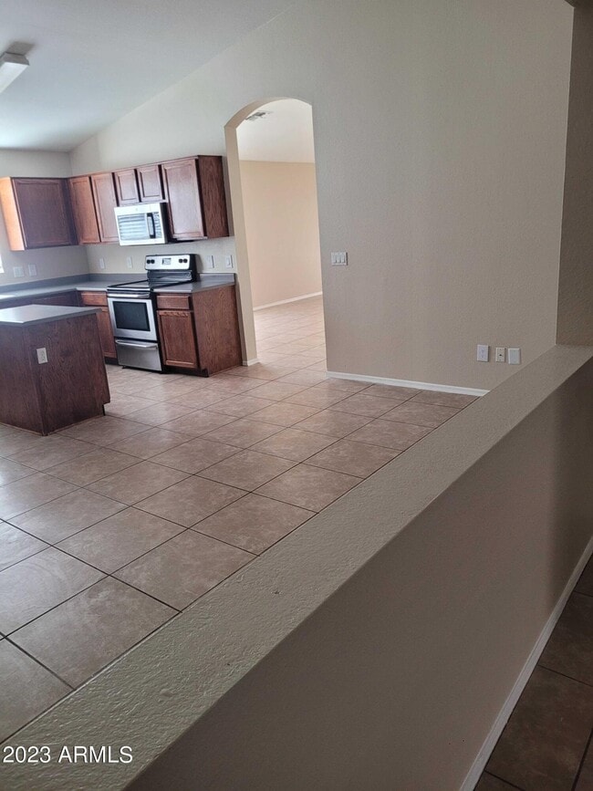 Building Photo - 1679 N La Fresa Dr