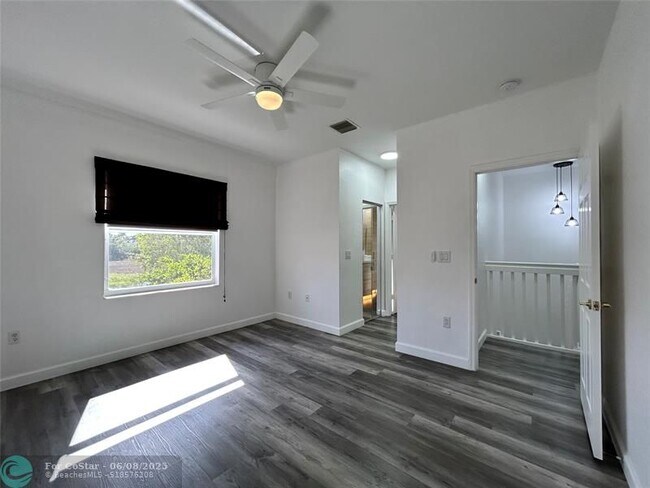 Building Photo - 604 NW 170th Terrace