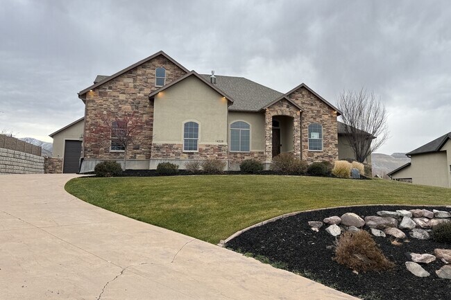 Building Photo - 14328 S Log Home Ln