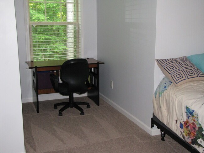 Building Photo - 42 Intuition Cir