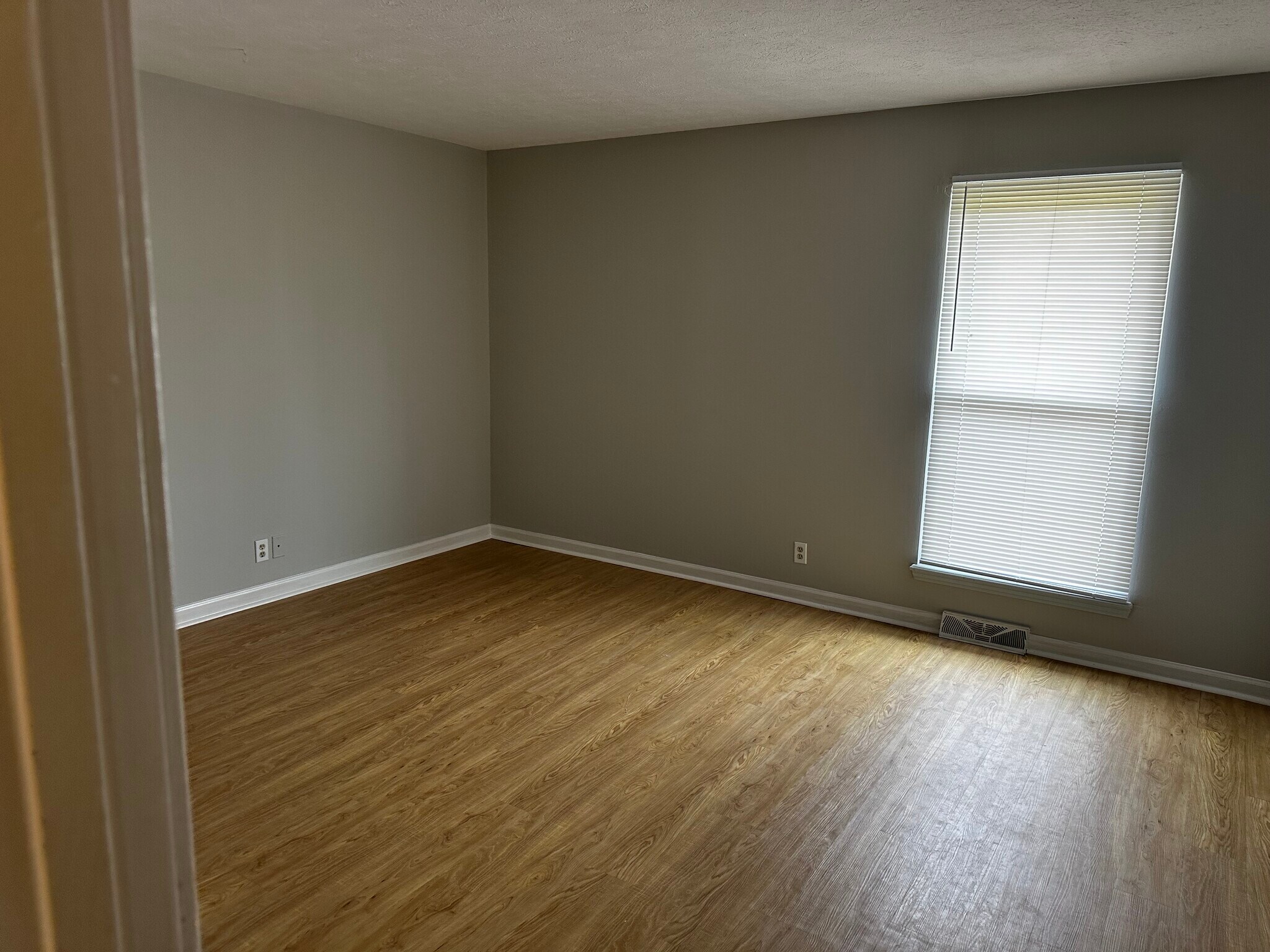 Building Photo - 3755 Chamberlain Ct
