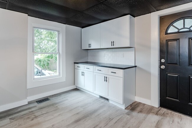 Building Photo - 108-110 Northampton Ave