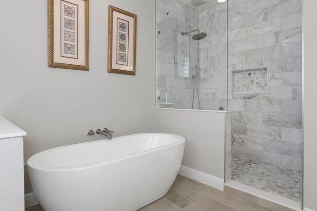 Building Photo - 4 Waterside St