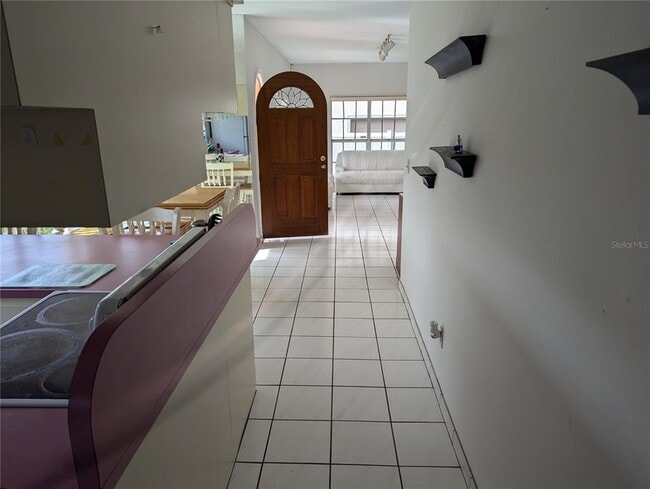 Building Photo - 1107 W Coral St