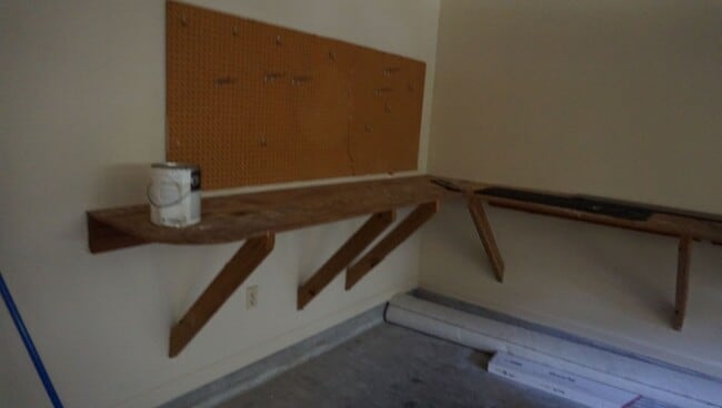 Building Photo - Adorable home conveniently located