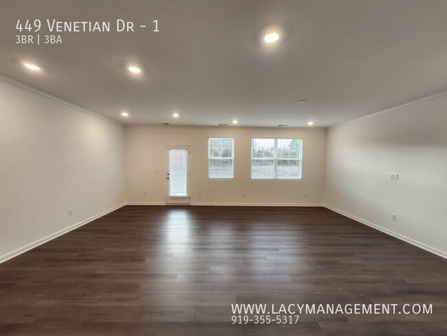 Building Photo - 449 Venetian Dr