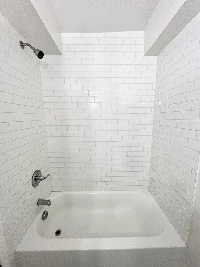 Building Photo - 3939 W Iowa St