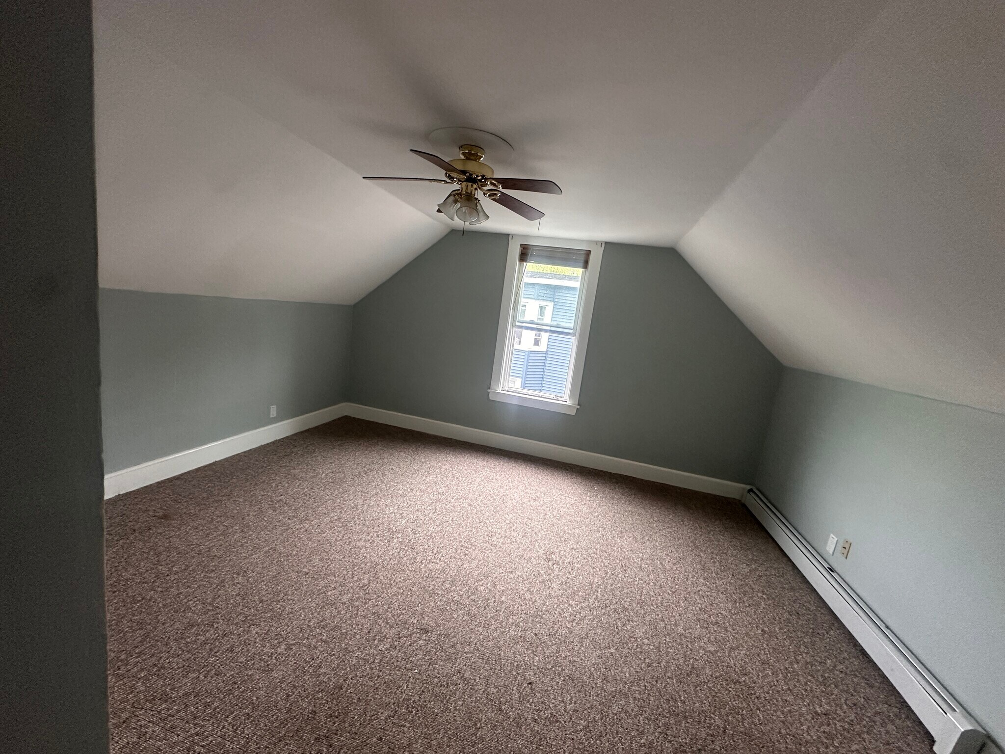 Bedroom 3 - 42 Newbury St