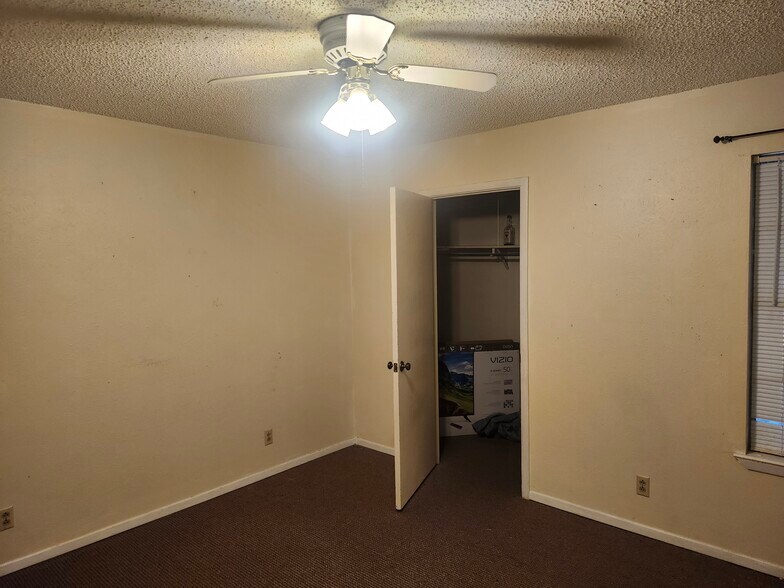 Building Photo - 4710 Edinburgh Dr