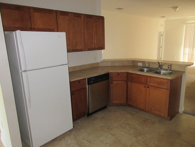 Building Photo - 1211 Knollwood Dr