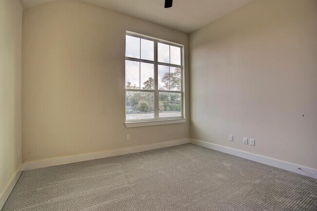 Building Photo - 8808 Hollister Pine Ct