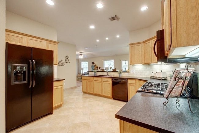 Building Photo - 1111 Fossil Cove