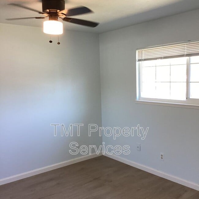 Building Photo - 8724 Halverson Dr