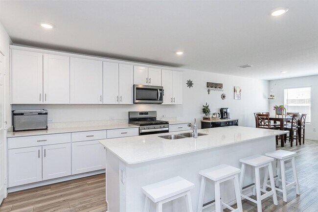 Building Photo - 2023 built Sweet Home! 4bd & 3 bth