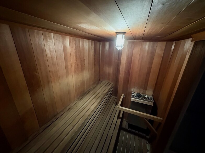 Sauna - 515 N Jackson St