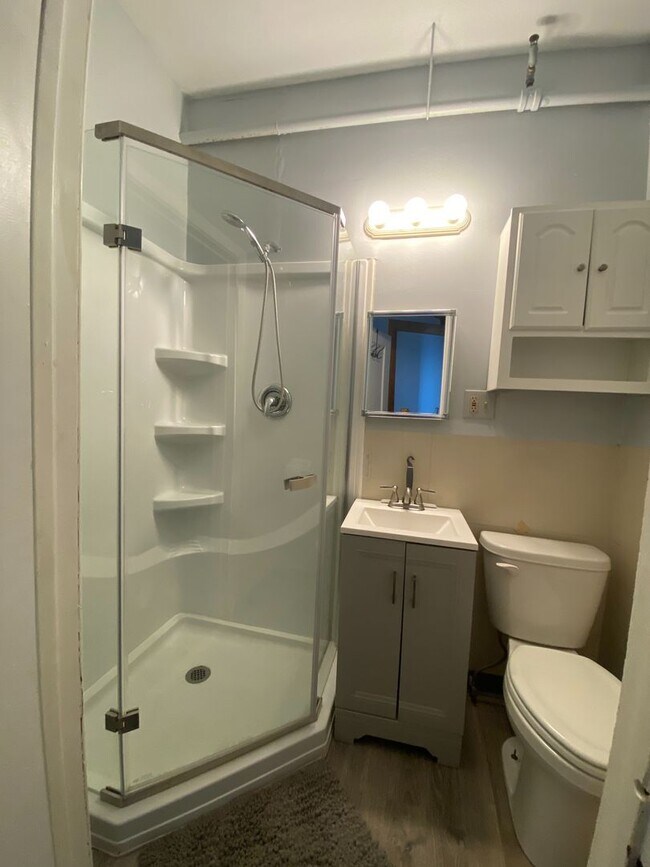 Building Photo - Gorgeous top-floor studio apartment in Walkable Magazine St Location