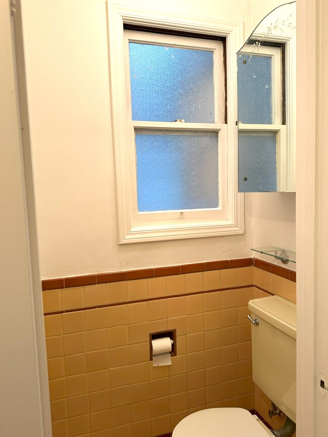 Split Bathroom - 1224 Willard St