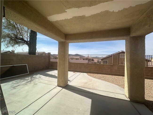 Building Photo - 2767 Invermark St