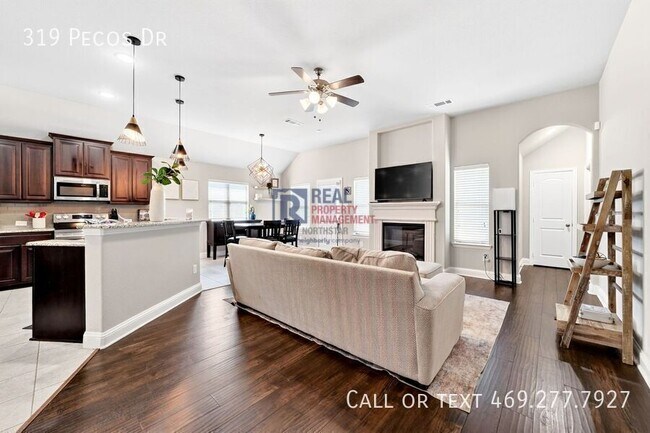 Building Photo - 319 Pecos Dr