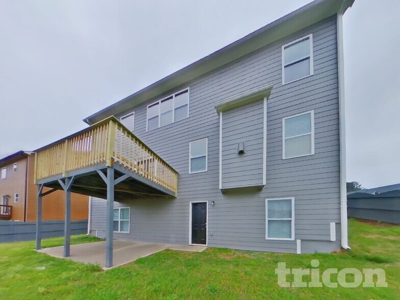 Building Photo - 3751 Lanier Dr