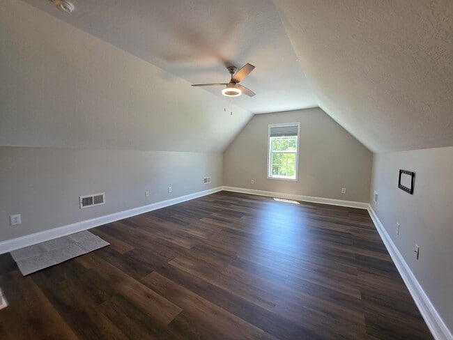 Building Photo - Spacious 4-Bedroom Bryan Farms Beauty with Bonus Suite, Large Fenced Yard & RV/Boat Parking!