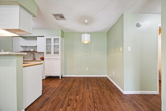 Building Photo - 5709 Cripple Brook Ct