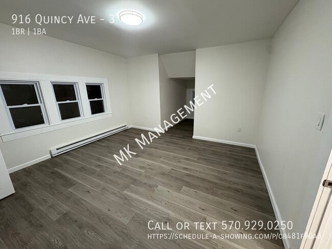 Building Photo - 916 Quincy Ave