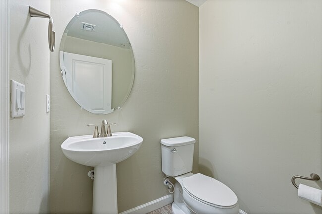 Building Photo - 14241 E Hub Dr