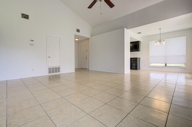 Building Photo - 1200 Westcott Dr