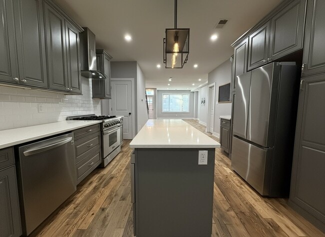 Building Photo - 2529 Grays Ferry Ave