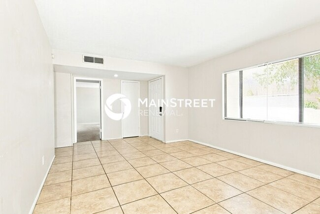 Building Photo - 3 Bedroom Pet-Friendly Home in Glendale, AZ with Main Street Renewal