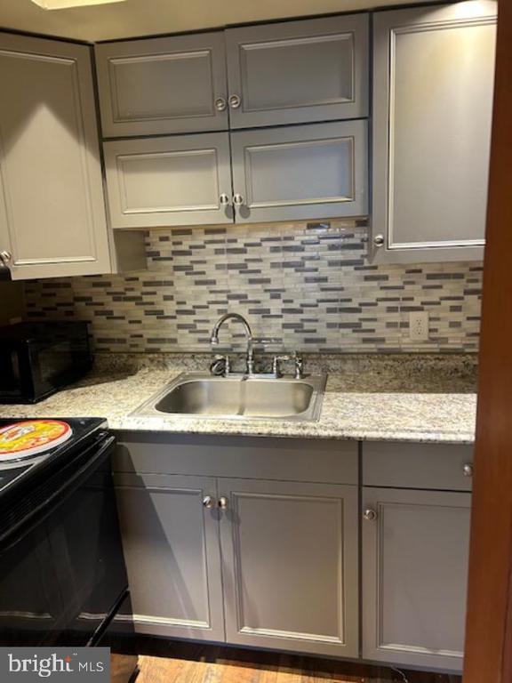 Building Photo - 265 Main St