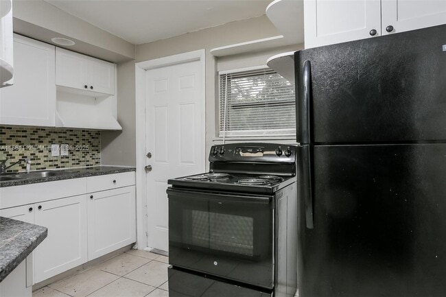 Building Photo - 1531 NW 11th Ct