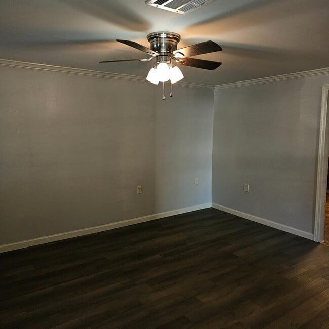 Building Photo - 3221 Choctaw Rd